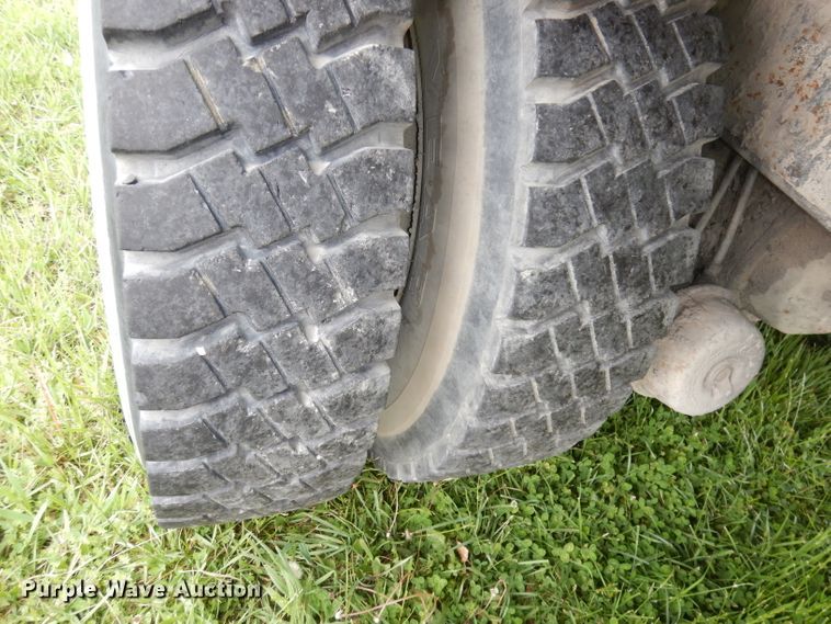 image for item DI6610 1988 International F2375  dump truck