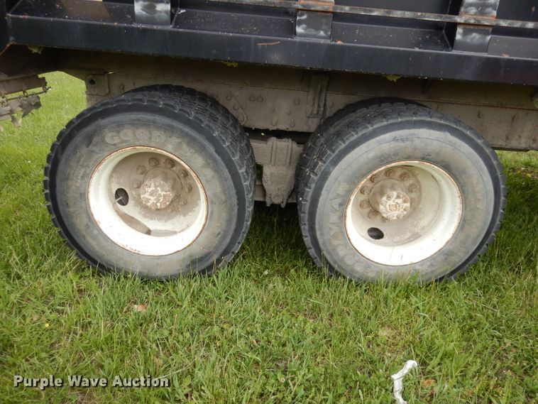 image for item DI6610 1988 International F2375  dump truck