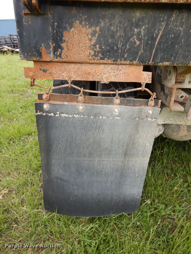 image for item DI6610 1988 International F2375  dump truck