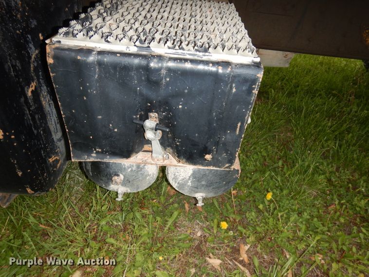 image for item DI6610 1988 International F2375  dump truck