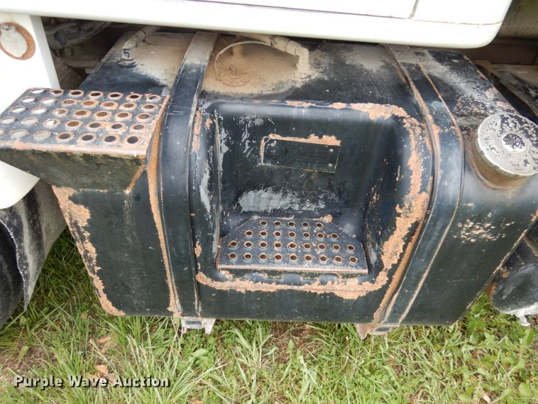 image for item DI6610 1988 International F2375  dump truck