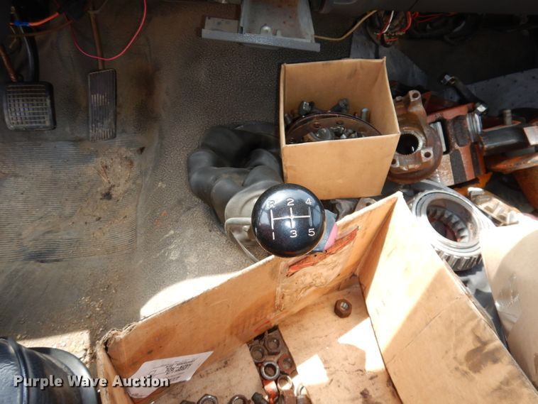 image for item DI6619 1992 Ford F700  dump flatbed truck