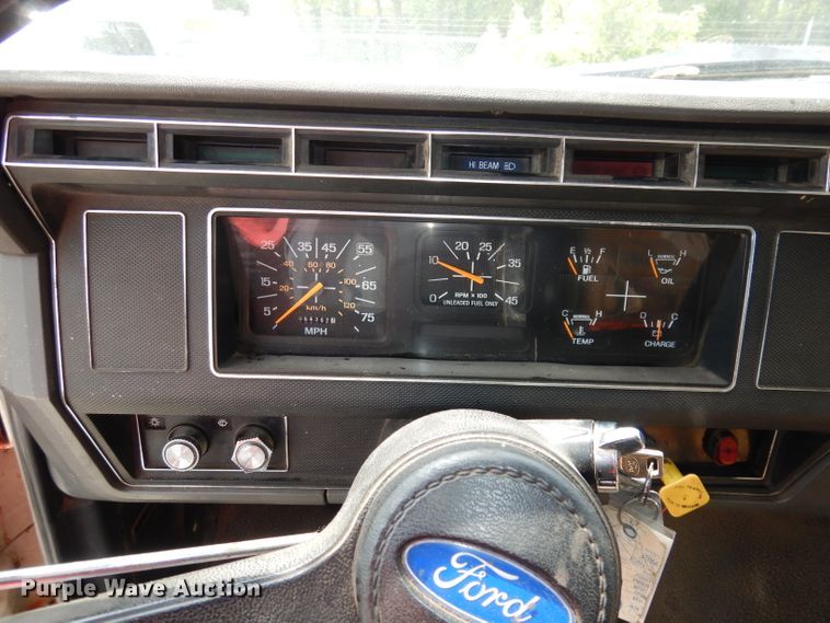 image for item DI6619 1992 Ford F700  dump flatbed truck