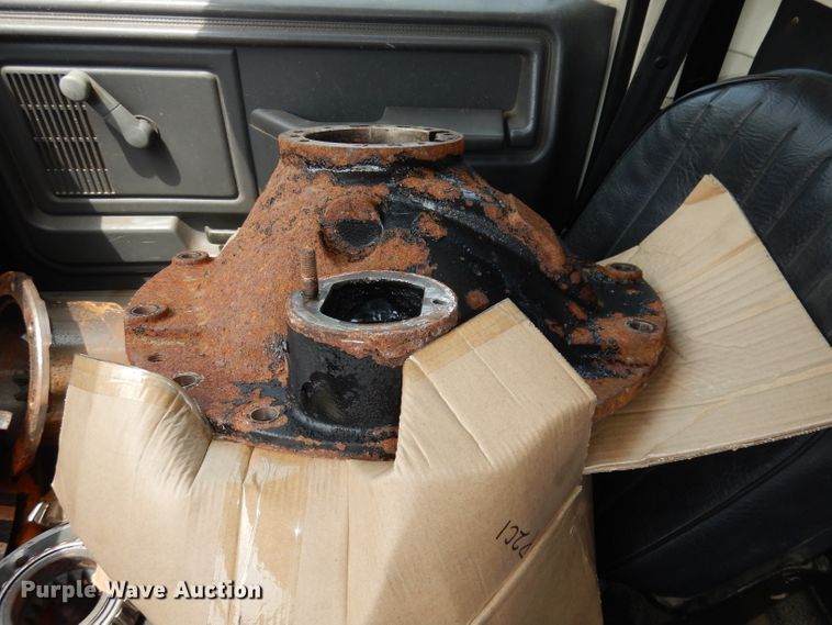 image for item DI6619 1992 Ford F700  dump flatbed truck