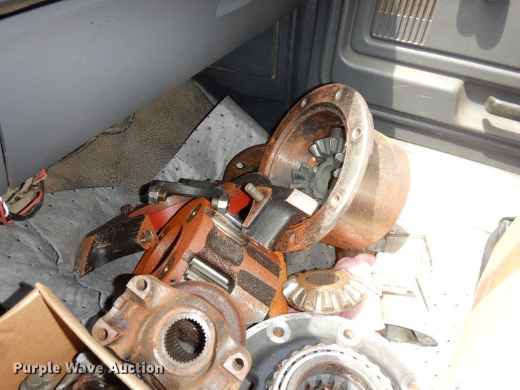 image for item DI6619 1992 Ford F700  dump flatbed truck