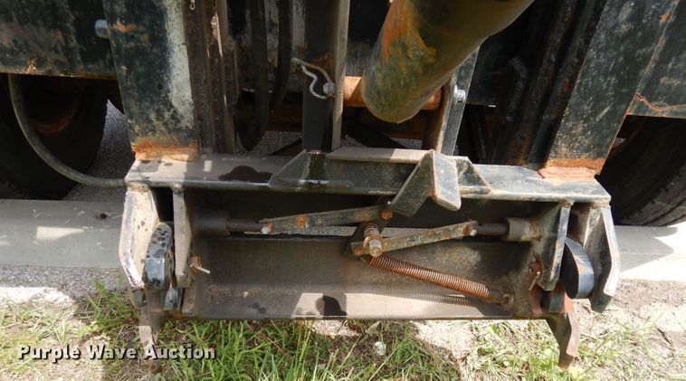 image for item DI6619 1992 Ford F700  dump flatbed truck