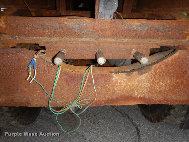 image for item DI6619 1992 Ford F700  dump flatbed truck