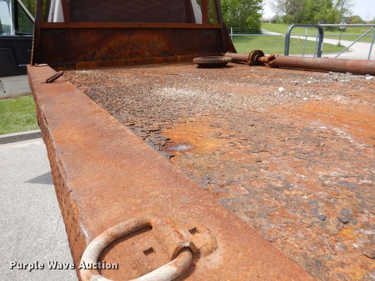 image for item DI6619 1992 Ford F700  dump flatbed truck