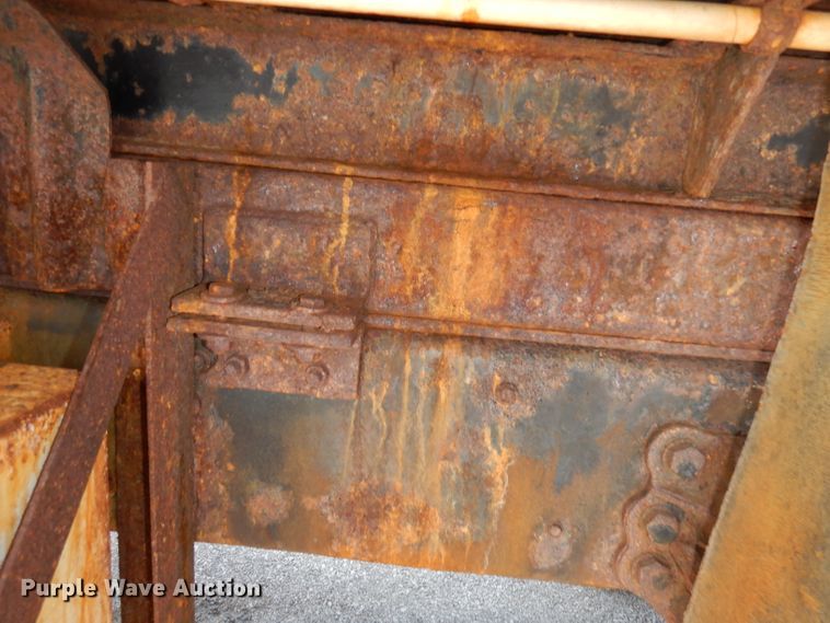 image for item DI6619 1992 Ford F700  dump flatbed truck