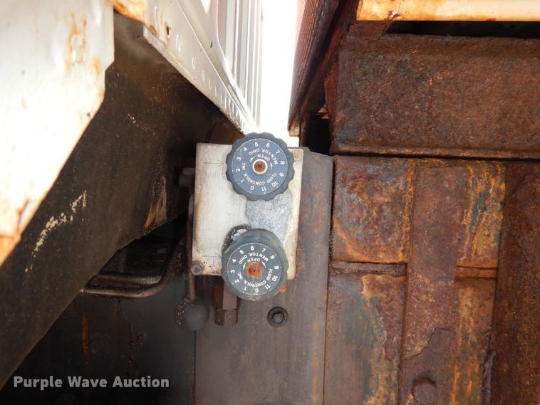 image for item DI6619 1992 Ford F700  dump flatbed truck