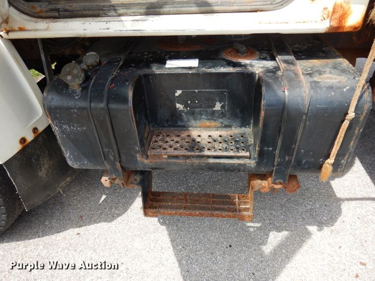 image for item DI6619 1992 Ford F700  dump flatbed truck