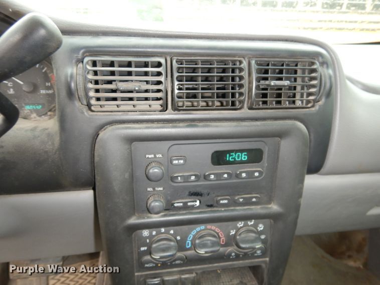 image for item DI6623 2004 Chevrolet Venture  van