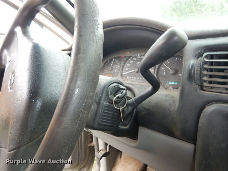 image for item DI6623 2004 Chevrolet Venture  van