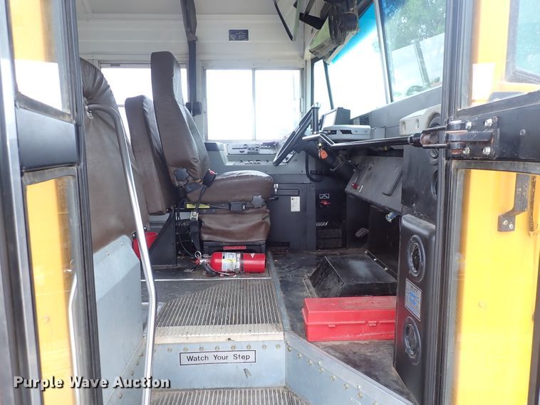 image for item DJ5728 2002 Chevrolet Bluebird  school bus