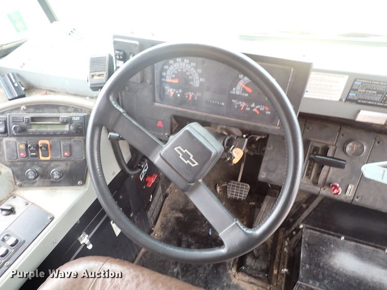 image for item DJ5728 2002 Chevrolet Bluebird  school bus