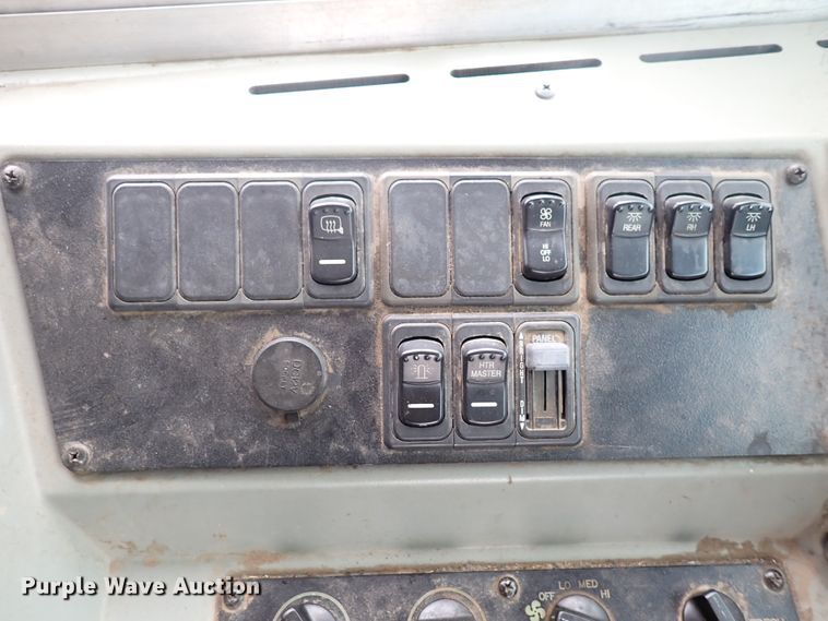 image for item DJ5728 2002 Chevrolet Bluebird  school bus