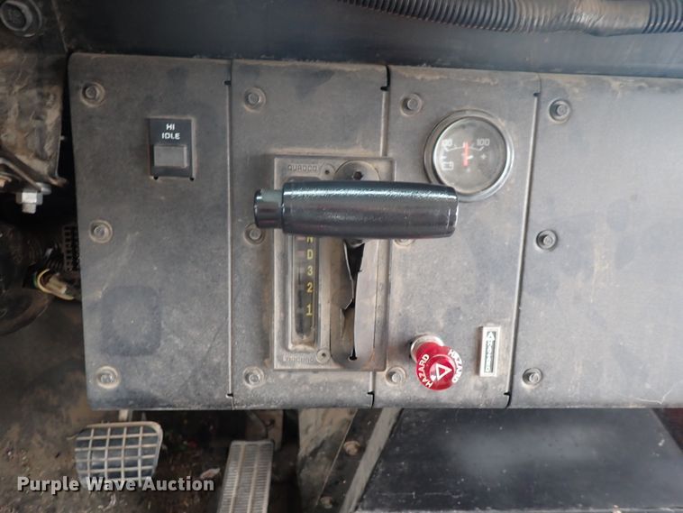 image for item DJ5728 2002 Chevrolet Bluebird  school bus