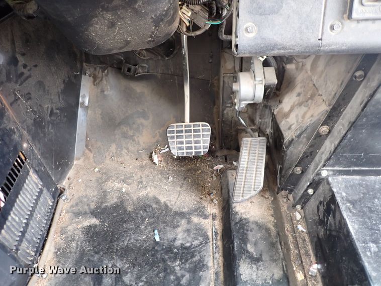 image for item DJ5728 2002 Chevrolet Bluebird  school bus