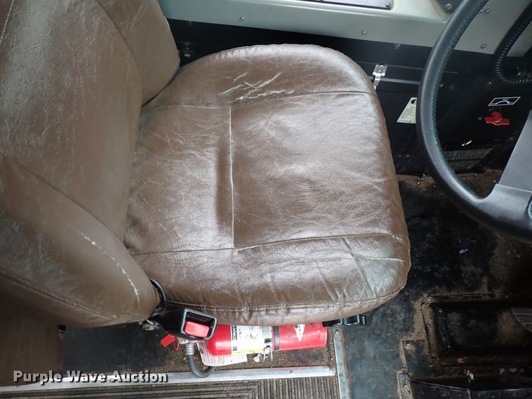 image for item DJ5728 2002 Chevrolet Bluebird  school bus