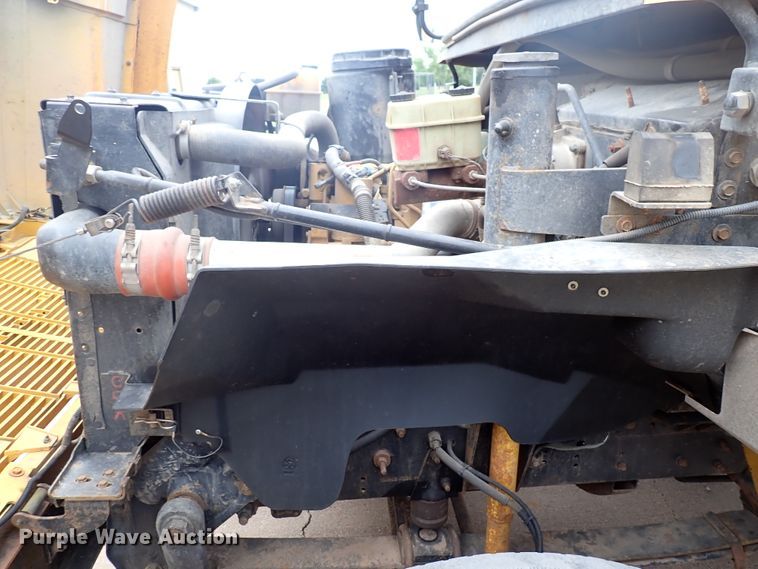 image for item DJ5728 2002 Chevrolet Bluebird  school bus