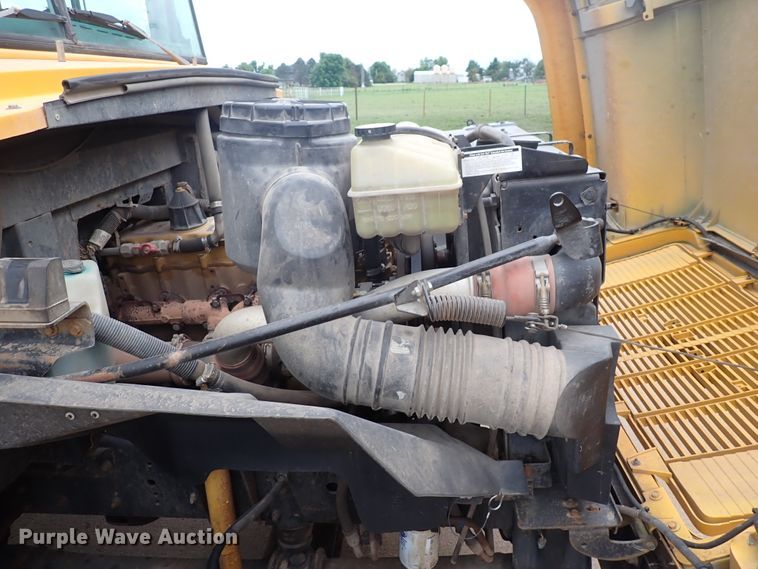 image for item DJ5728 2002 Chevrolet Bluebird  school bus