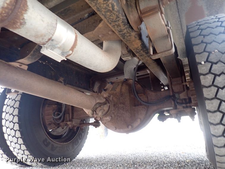 image for item DJ5728 2002 Chevrolet Bluebird  school bus