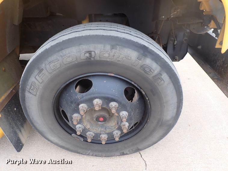 image for item DJ5728 2002 Chevrolet Bluebird  school bus