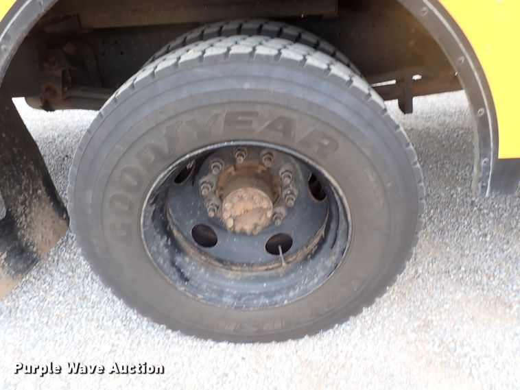 image for item DJ5728 2002 Chevrolet Bluebird  school bus