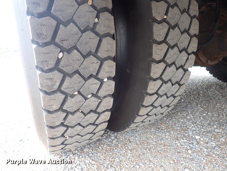 image for item DJ5728 2002 Chevrolet Bluebird  school bus