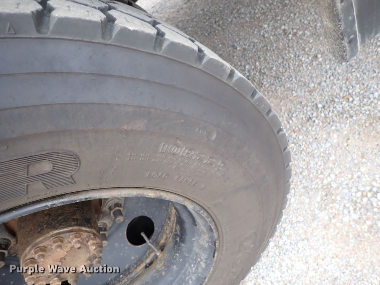 image for item DJ5728 2002 Chevrolet Bluebird  school bus