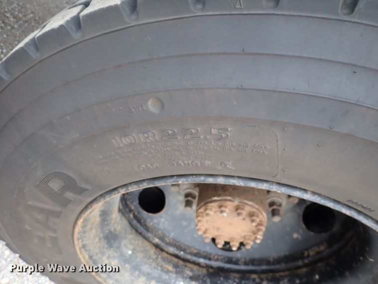 image for item DJ5728 2002 Chevrolet Bluebird  school bus