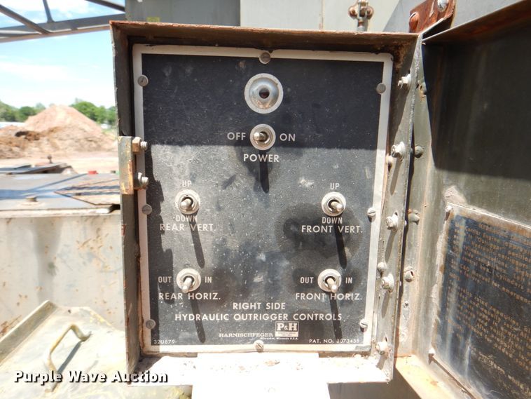 image for item DK5658 1978 Harnischfeger 325TC  truck crane