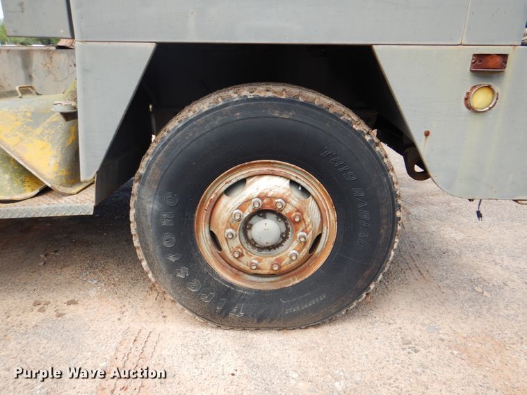 image for item DK5658 1978 Harnischfeger 325TC  truck crane