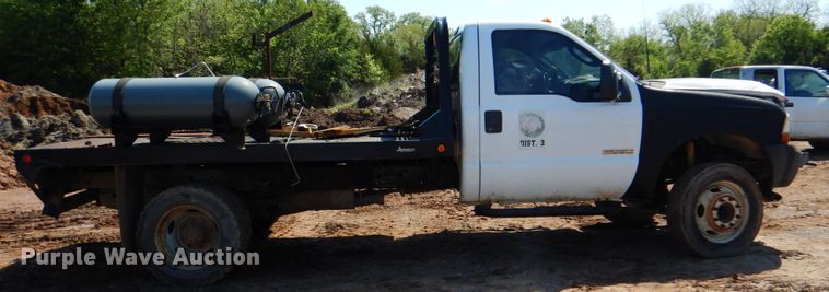 image for item DK5660 2003 Ford F550 Super Duty  flatbed truck