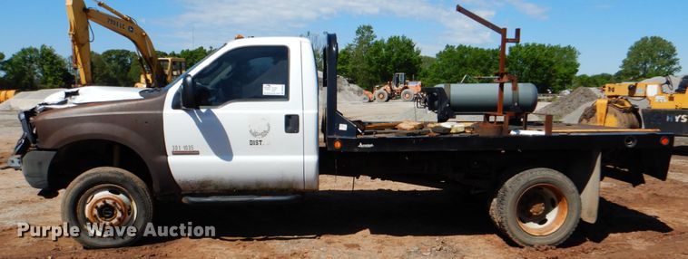 image for item DK5660 2003 Ford F550 Super Duty  flatbed truck