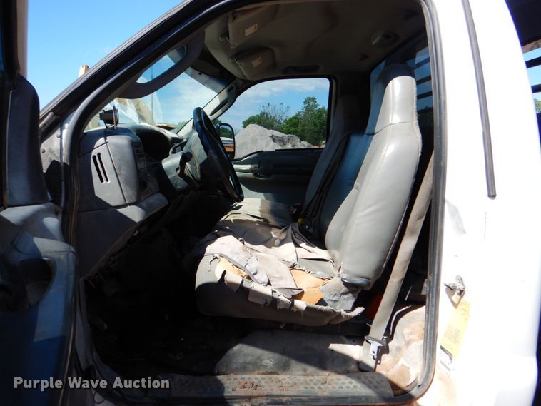 image for item DK5660 2003 Ford F550 Super Duty  flatbed truck