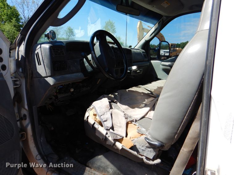 image for item DK5660 2003 Ford F550 Super Duty  flatbed truck