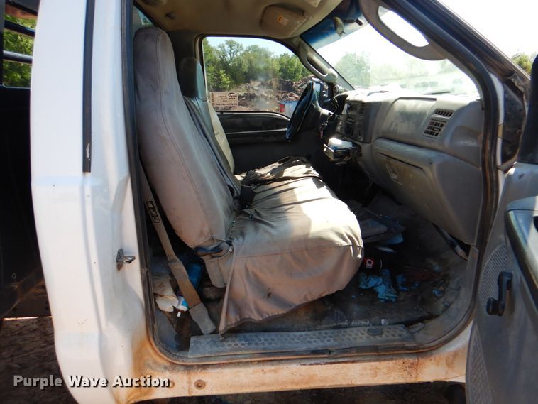 image for item DK5660 2003 Ford F550 Super Duty  flatbed truck