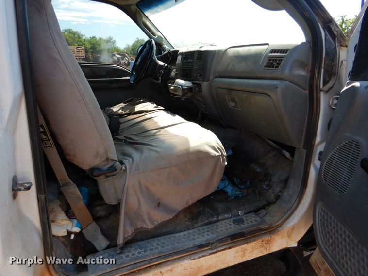 image for item DK5660 2003 Ford F550 Super Duty  flatbed truck