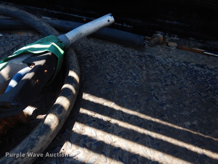 image for item DK5660 2003 Ford F550 Super Duty  flatbed truck