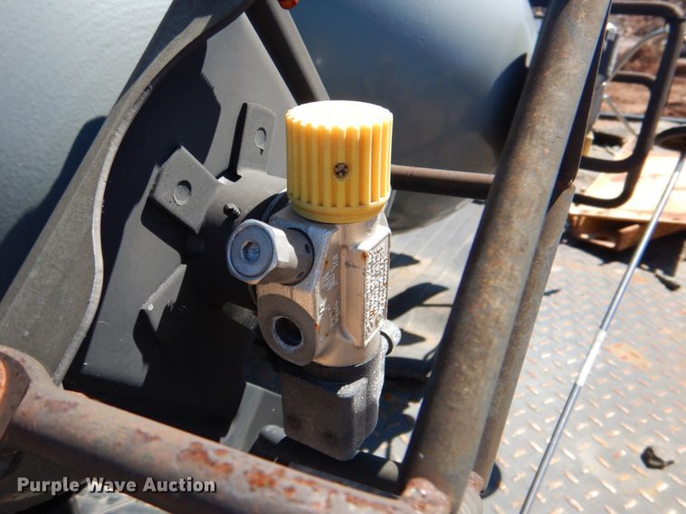 image for item DK5660 2003 Ford F550 Super Duty  flatbed truck