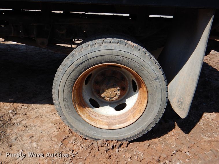 image for item DK5660 2003 Ford F550 Super Duty  flatbed truck