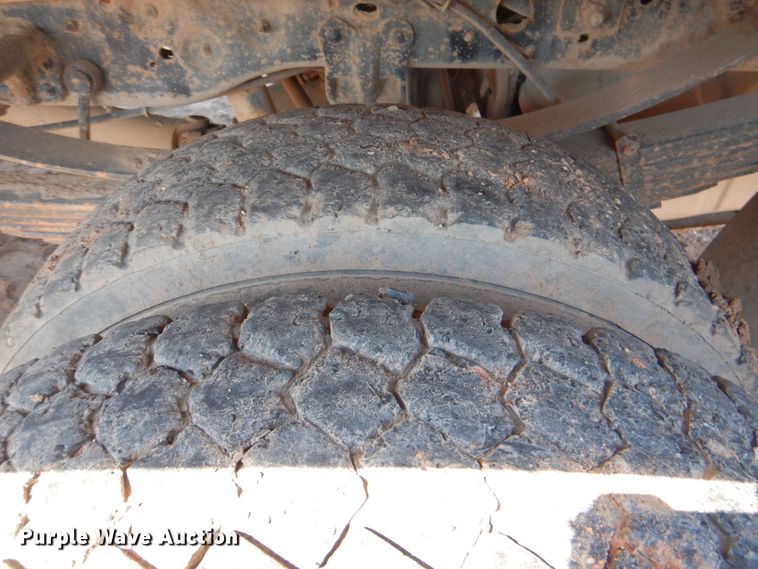 image for item DK5660 2003 Ford F550 Super Duty  flatbed truck