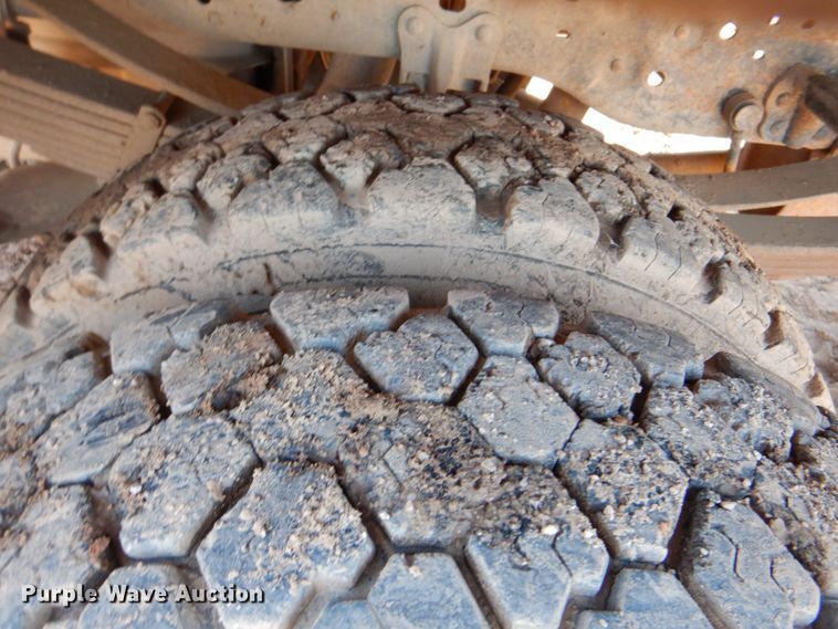 image for item DK5660 2003 Ford F550 Super Duty  flatbed truck