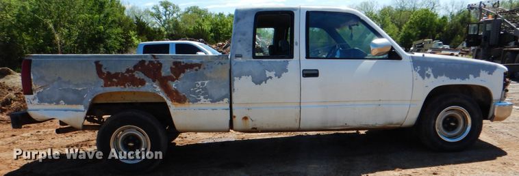 image for item DK5661 1993 Chevrolet Cheyenne 1500  Ext. Cab pickup truck