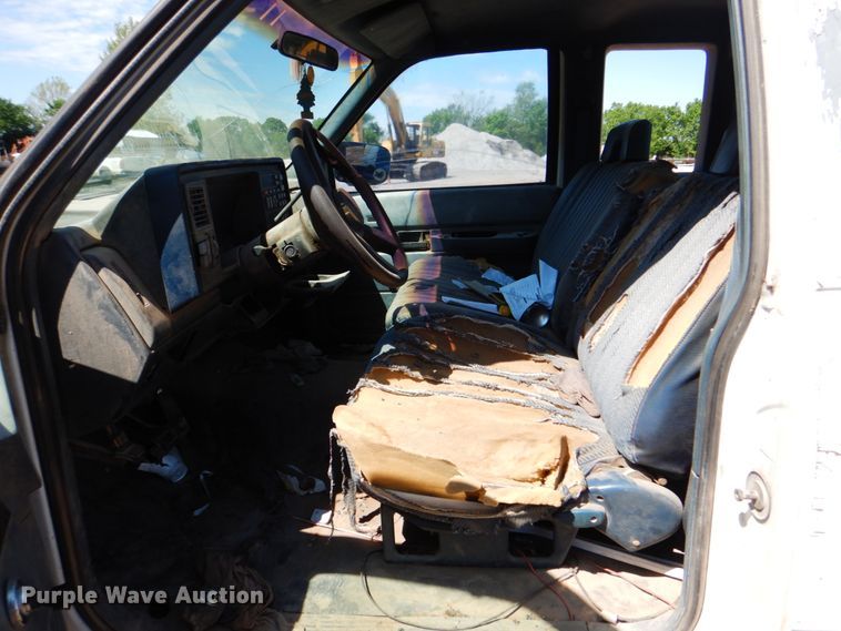 image for item DK5661 1993 Chevrolet Cheyenne 1500  Ext. Cab pickup truck