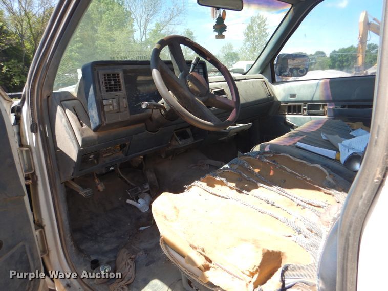 image for item DK5661 1993 Chevrolet Cheyenne 1500  Ext. Cab pickup truck