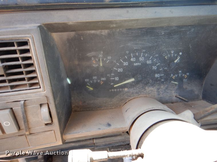 image for item DK5661 1993 Chevrolet Cheyenne 1500  Ext. Cab pickup truck