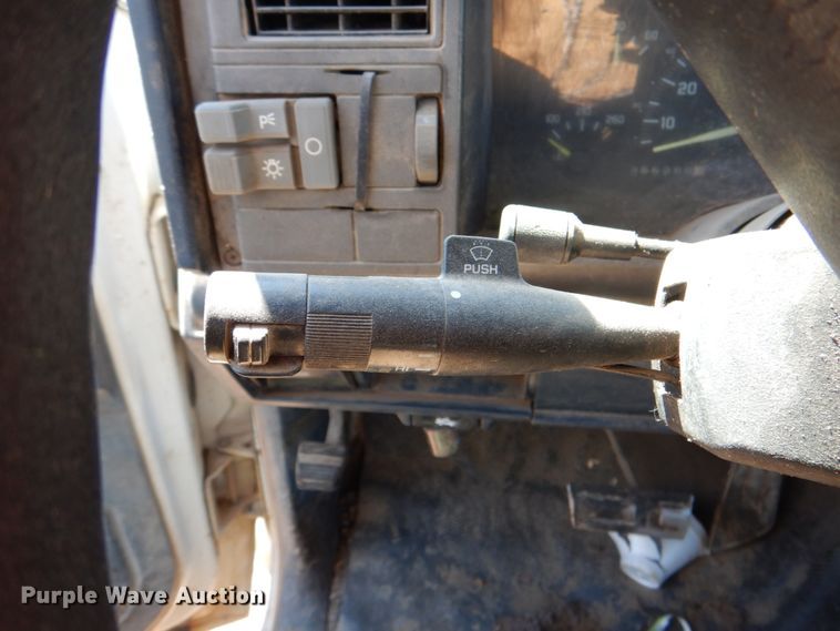 image for item DK5661 1993 Chevrolet Cheyenne 1500  Ext. Cab pickup truck