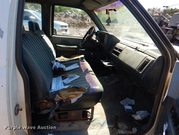 image for item DK5661 1993 Chevrolet Cheyenne 1500  Ext. Cab pickup truck